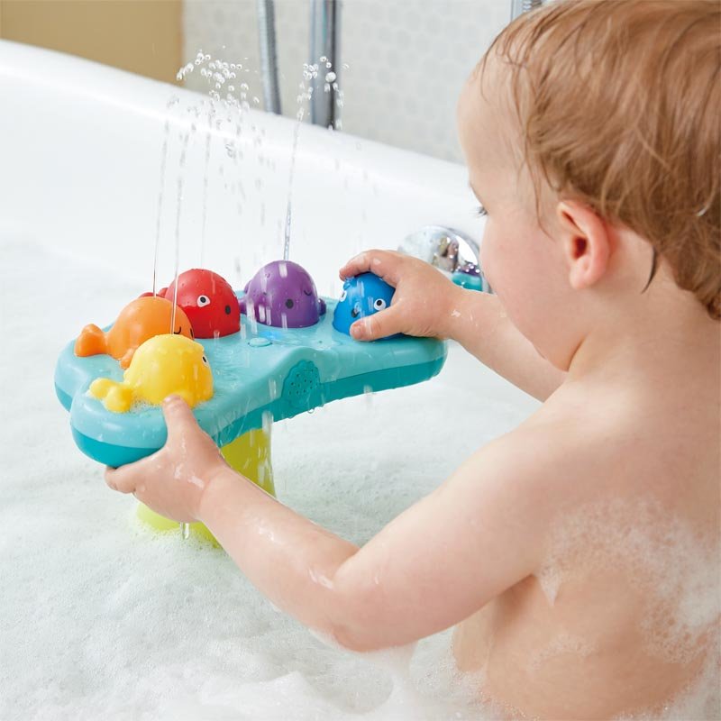 Hape Musical Whale Fountain Bath playset Multicolour