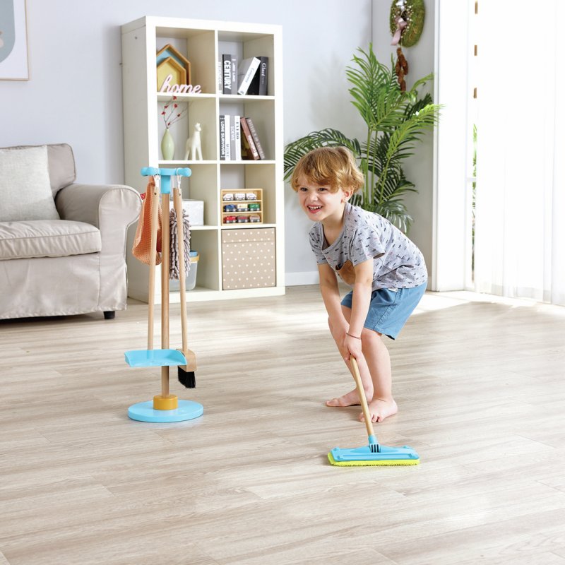 Support pour balais et set de nettoyage