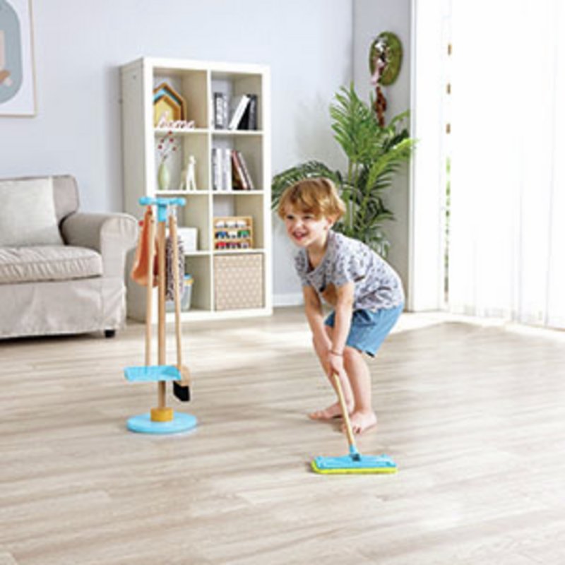 Support pour balais et set de nettoyage