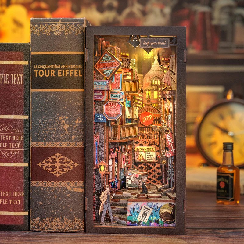BOOK NOOK - LE LONG AU REVOIR - DÉCOR MINIATURE