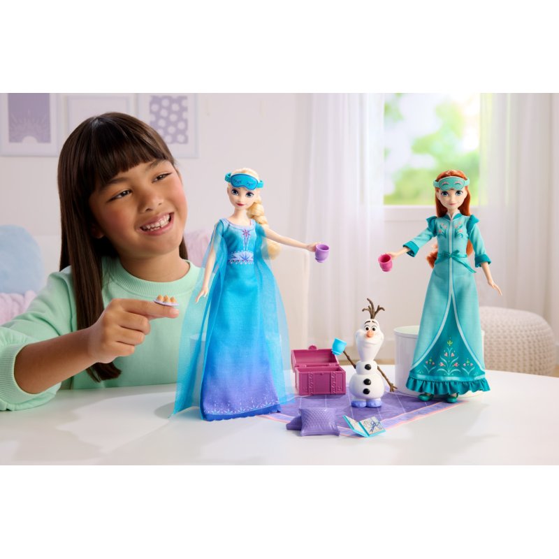 Mattel Disney Frozen Slumber Sister Set with Anna & Elsa Fashion Dolls, Olaf & 14 Accessories