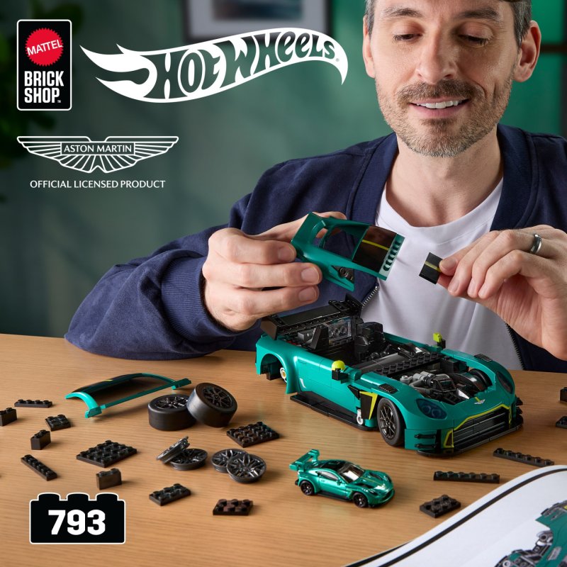 Mattel Brick Shop Hot Wheels ’24 Aston Martin Vantage GT3 Building Toy Kit (793 Pieces), for Collectors