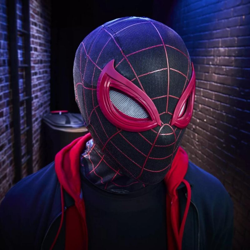 MARVEL - Casque éléctronique Expressive Miles Morales Legend Series