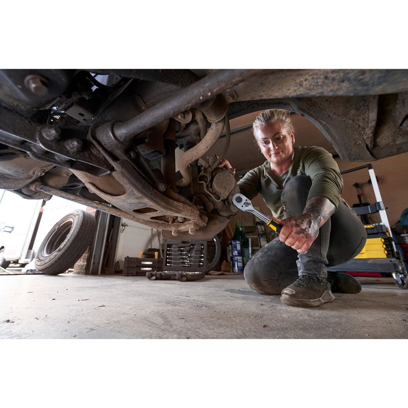 Stanley STMT98109-1 Caisse à outils pour mécanicien 142 outils