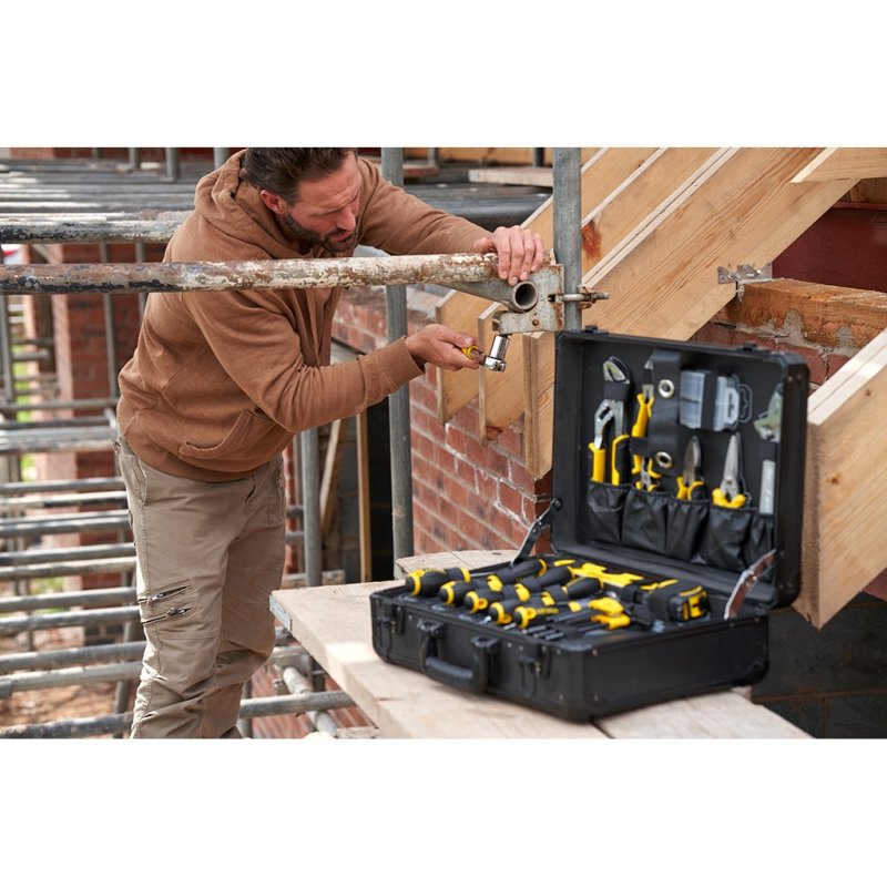 Stanley STMT98109-1 Caisse à outils pour mécanicien 142 outils