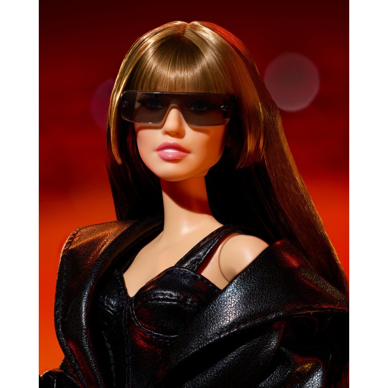 Barbie Signature Barbie-Poupée Miley Cyrus-tenue en similicuir avec capuche et talons