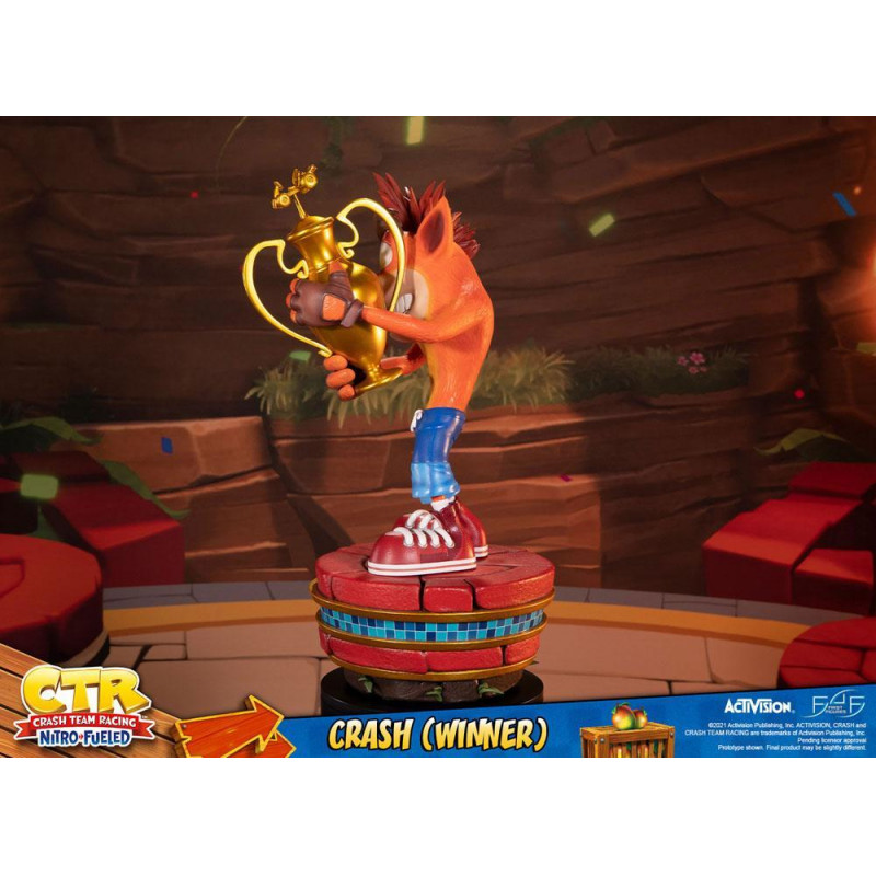 CRASH BANDICOOT - Crash Team Racing Crash Winner - Statuette 46cm