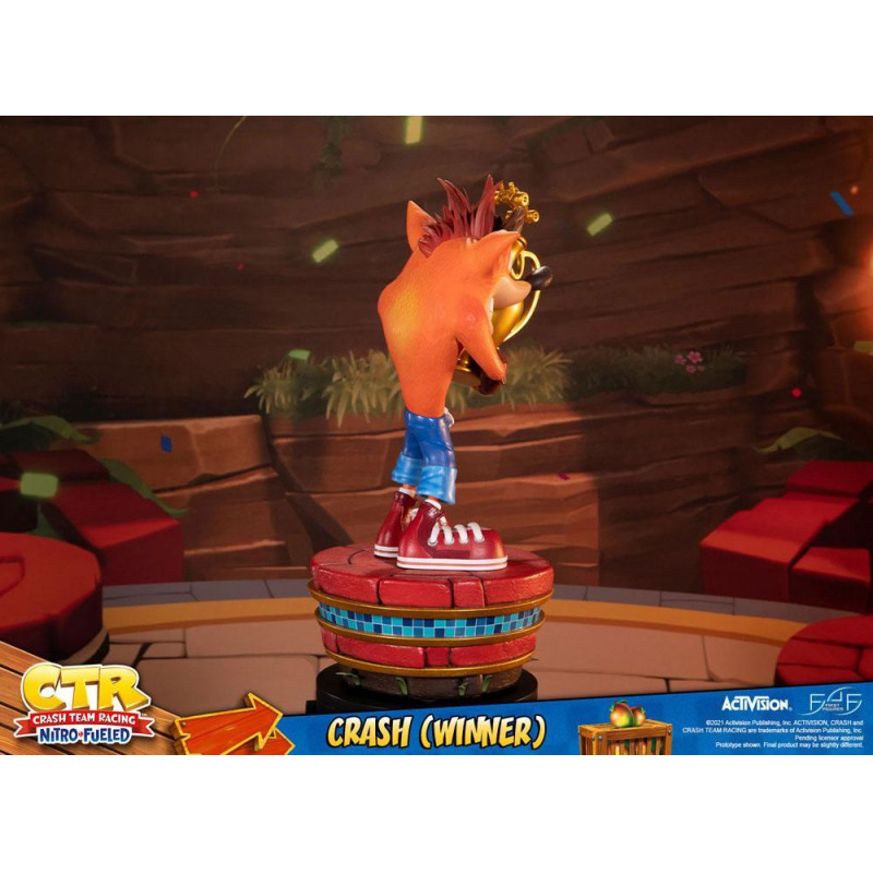 CRASH BANDICOOT - Crash Team Racing Crash Winner - Statuette 46cm