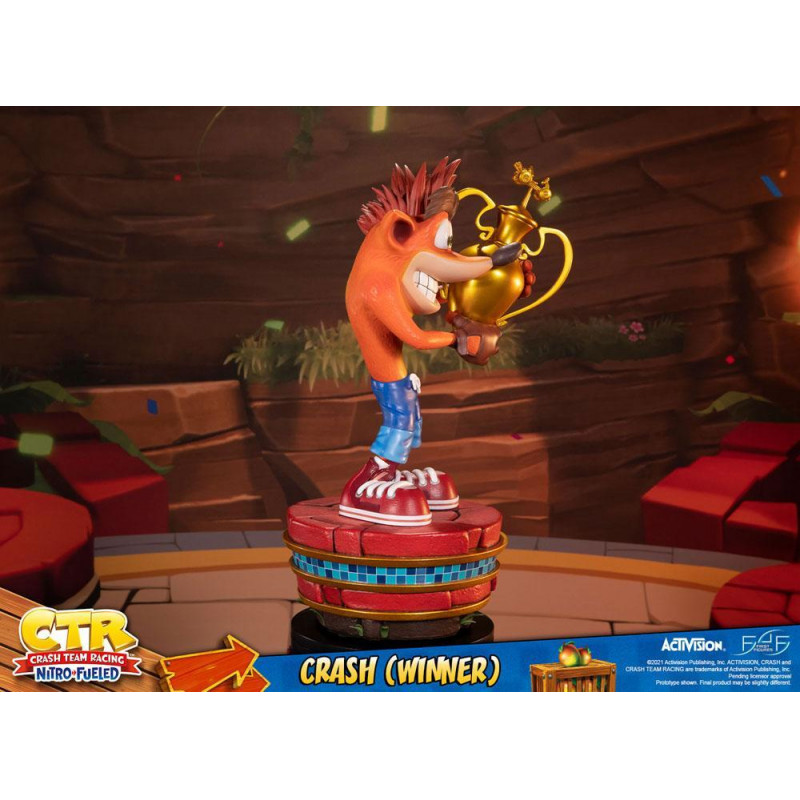 CRASH BANDICOOT - Crash Team Racing Crash Winner - Statuette 46cm