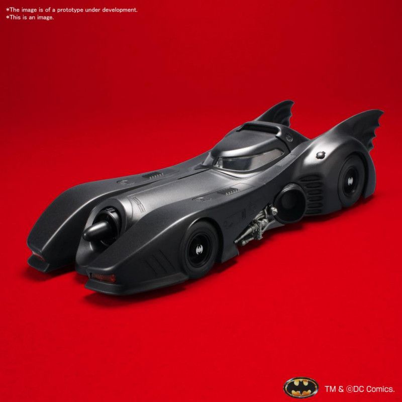 DC COMICS - Batman 1/35 Batmobile - Model Kit
