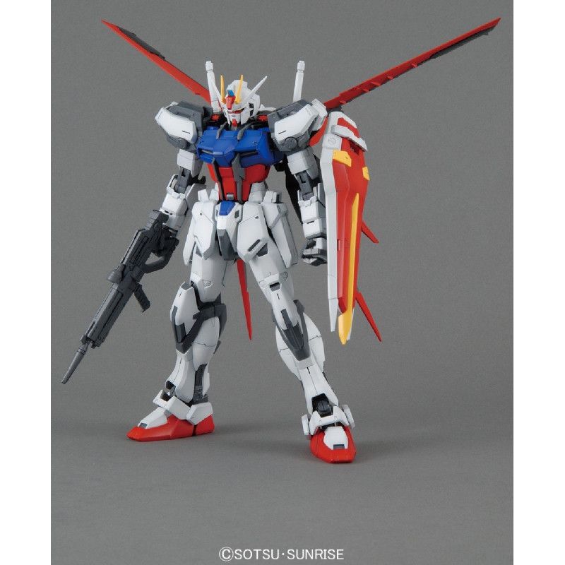 GUNDAM - Model Kit - MG 1/100 - Aile Strike Gundam - 18 CM