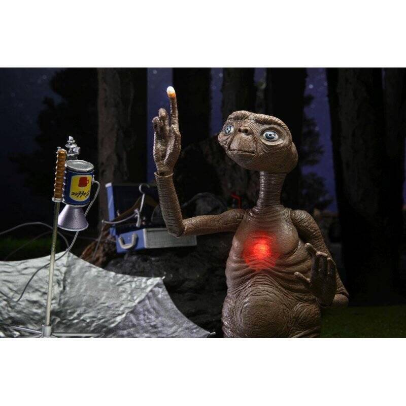 E.T. - Ultimate Deluxe E.T. - Figurine 40ème anniversaire 18cm
