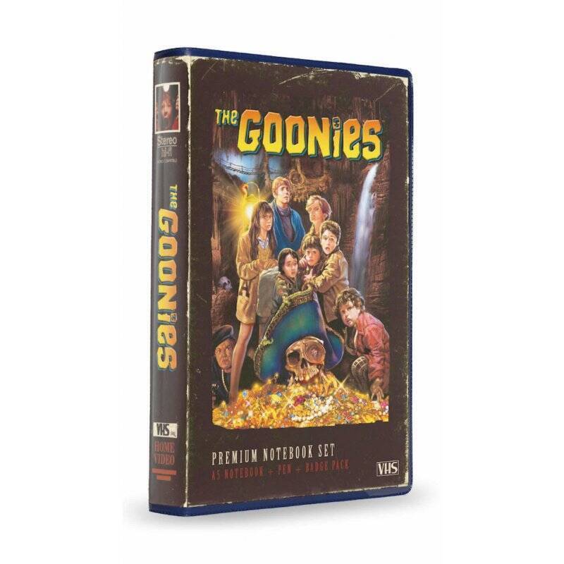 LES GOONIES - Set VHS - Set Papeterie (Cahier, Badges et Stylo)
