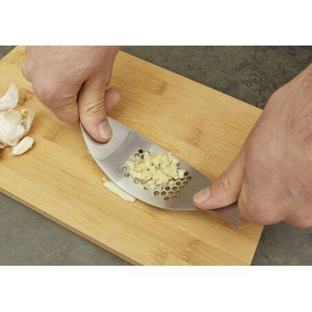Fish Garlic Press (CU281)