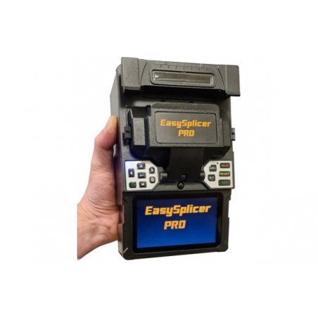 Fusion splicer with cleaver